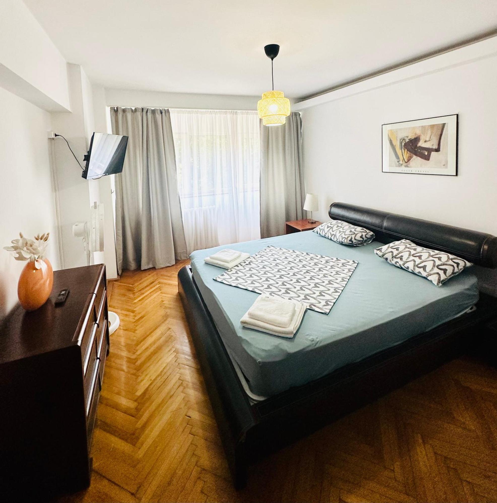 Tranquil Unirii Residence - Elegant & Spacious Living With Parking Steps From Parliament Βουκουρέστι Εξωτερικό φωτογραφία
