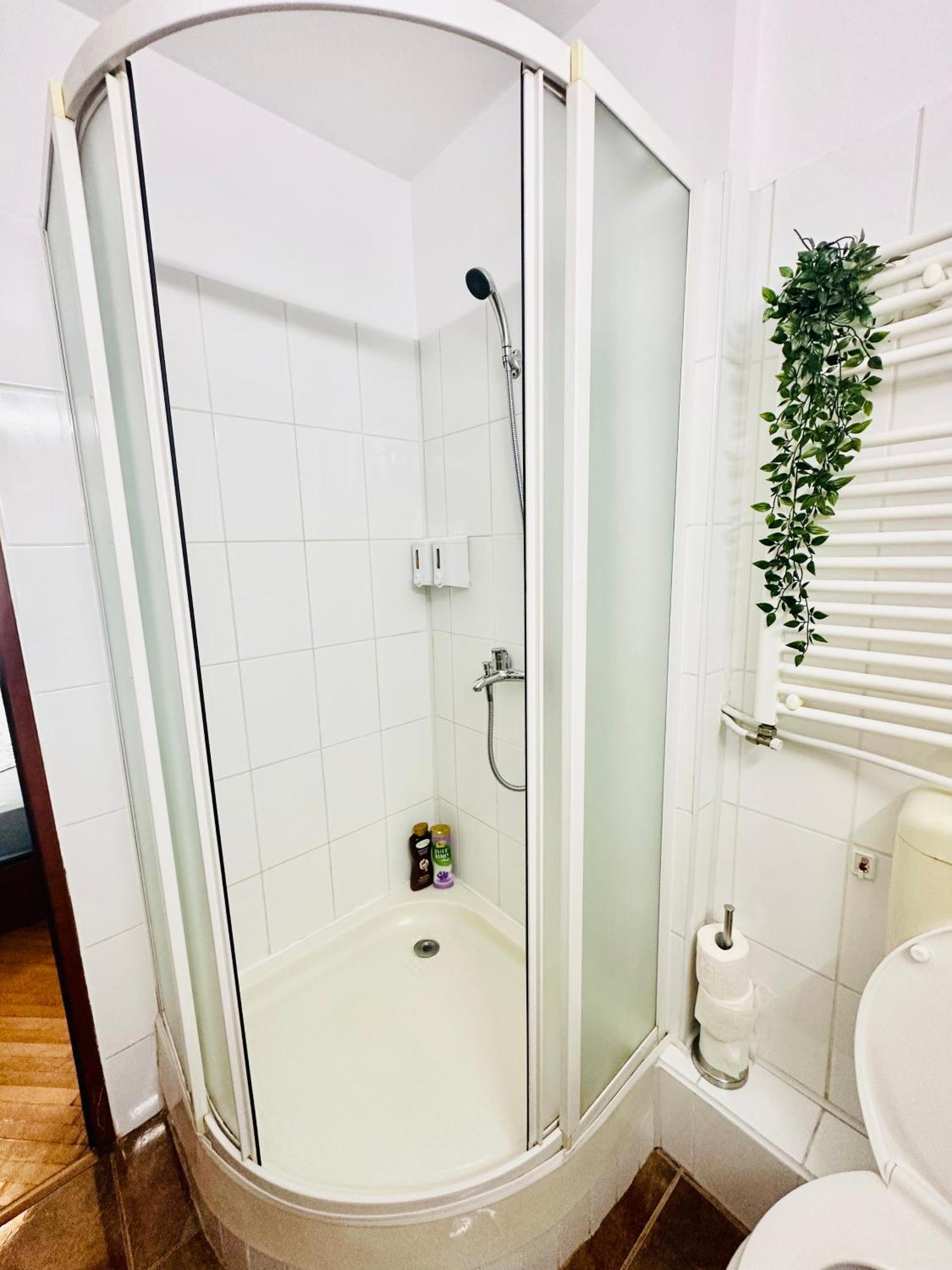 Tranquil Unirii Residence - Elegant & Spacious Living With Parking Steps From Parliament Βουκουρέστι Εξωτερικό φωτογραφία