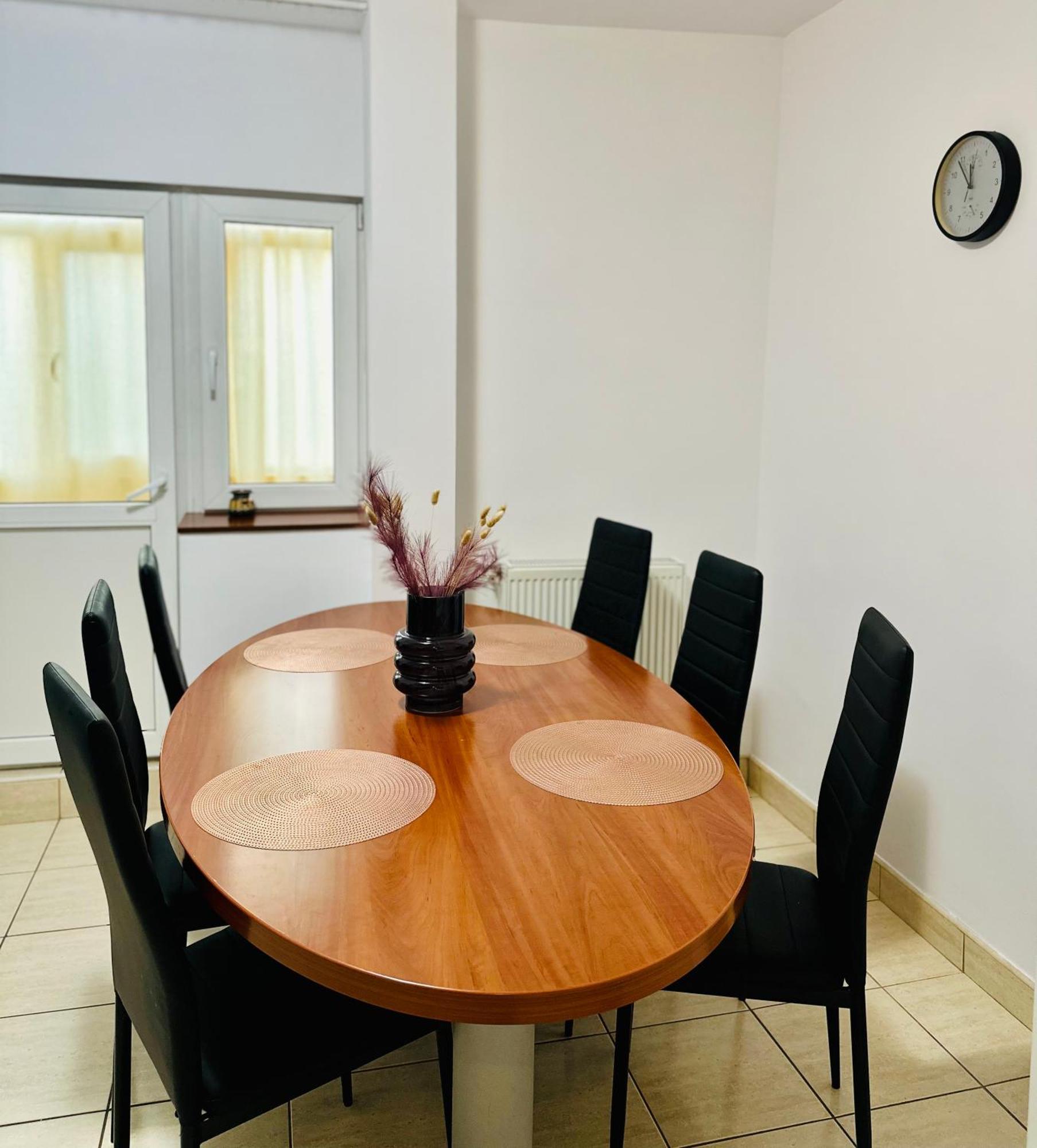 Tranquil Unirii Residence - Elegant & Spacious Living With Parking Steps From Parliament Βουκουρέστι Εξωτερικό φωτογραφία