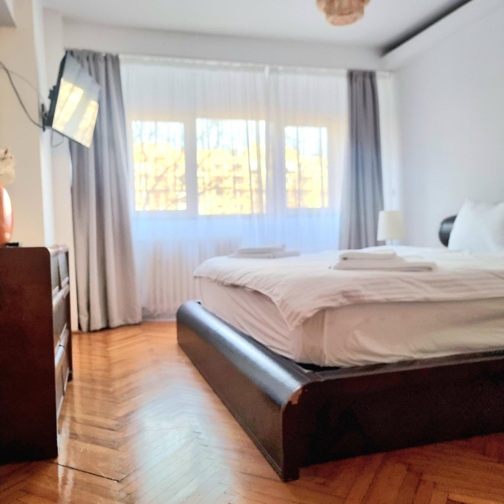 Tranquil Unirii Residence - Elegant & Spacious Living With Parking Steps From Parliament Βουκουρέστι Εξωτερικό φωτογραφία