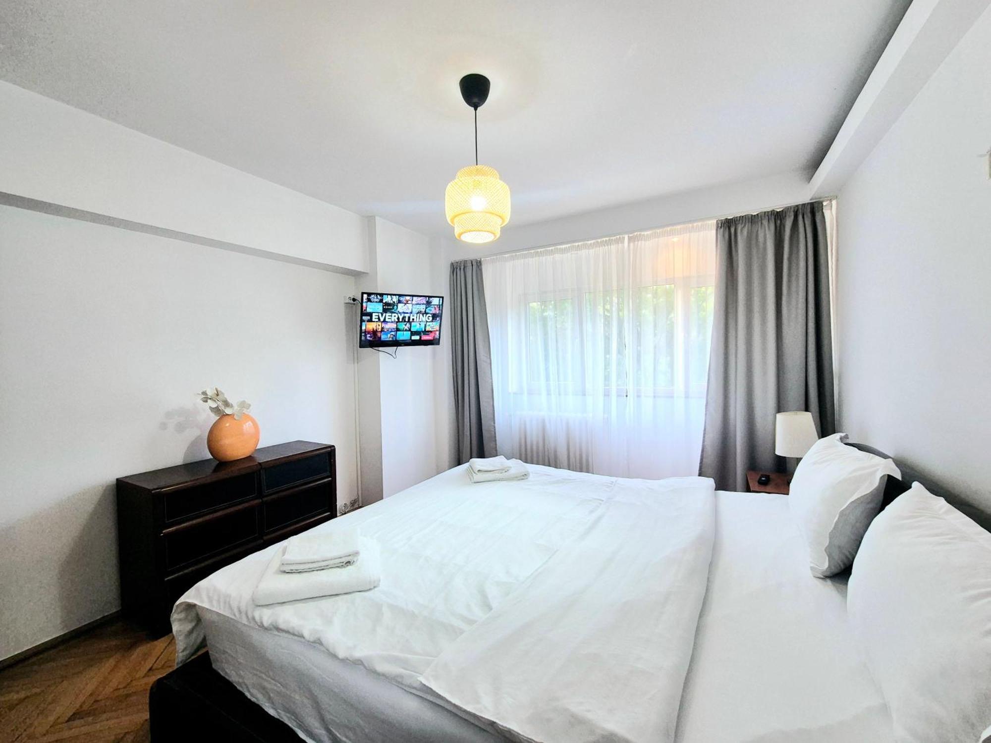 Tranquil Unirii Residence - Elegant & Spacious Living With Parking Steps From Parliament Βουκουρέστι Εξωτερικό φωτογραφία