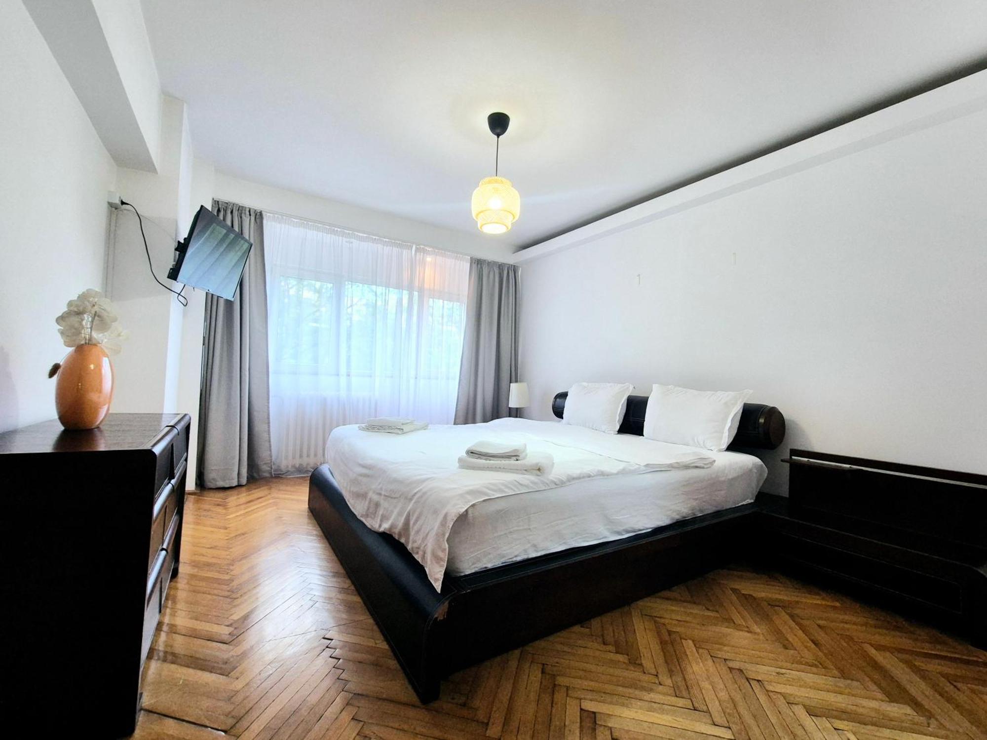 Tranquil Unirii Residence - Elegant & Spacious Living With Parking Steps From Parliament Βουκουρέστι Εξωτερικό φωτογραφία